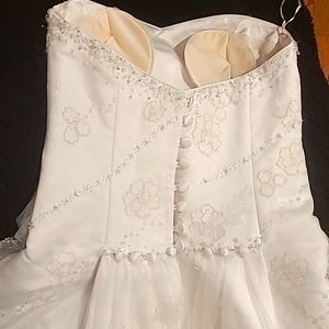 Wedding dress